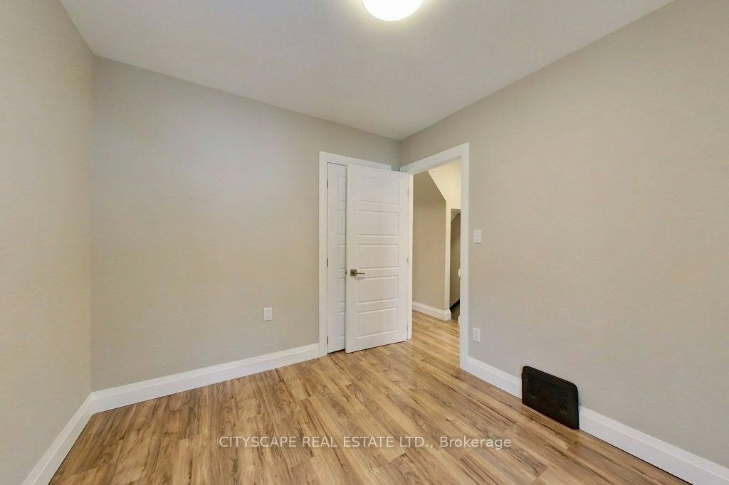 39 Holton Avenue N, Hamilton, ON, L8L 6H3 - 14