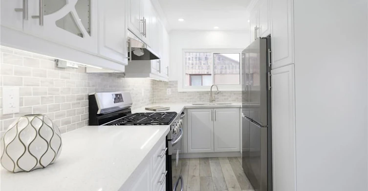 Upper-52 Elliott Avenue, Hamilton, ON, L8T 2H8 - 5