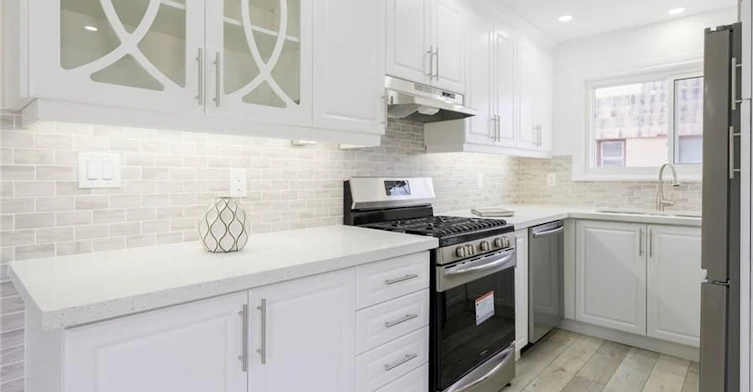 Upper-52 Elliott Avenue, Hamilton, ON, L8T 2H8 - 4