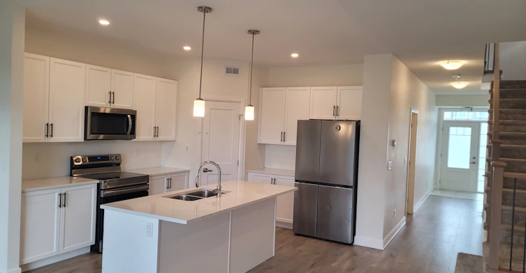 326 Buckthorn Drive, Kingston, ON, K7P 0S1 - 3