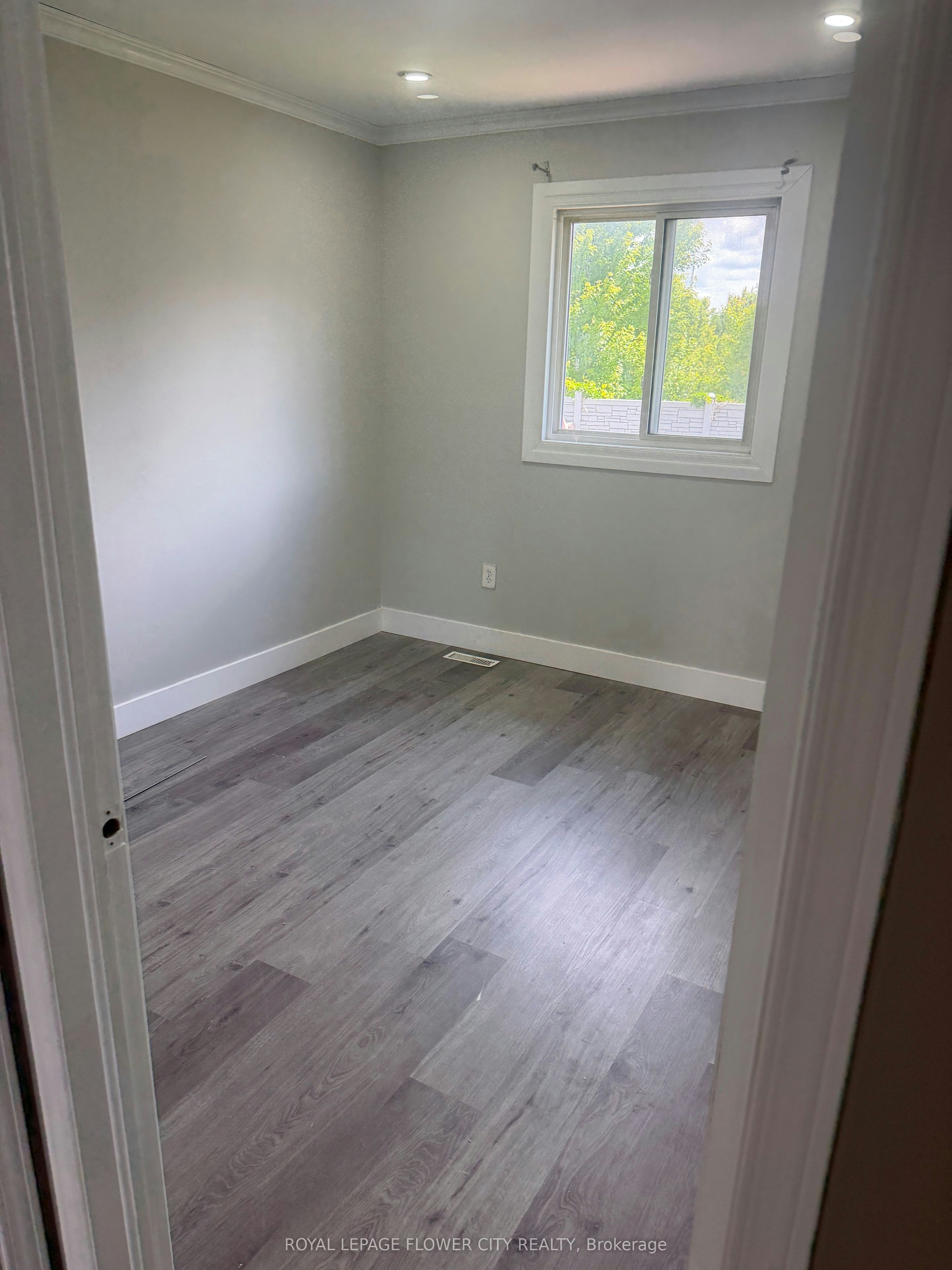252 Simpson Crescent, London, ON, N5V 5E1 - 2