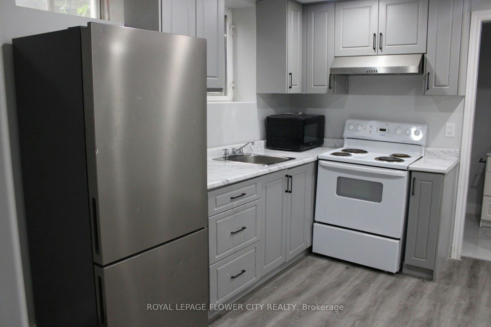 252 Simpson Crescent, London, ON, N5V 5E1 - 3
