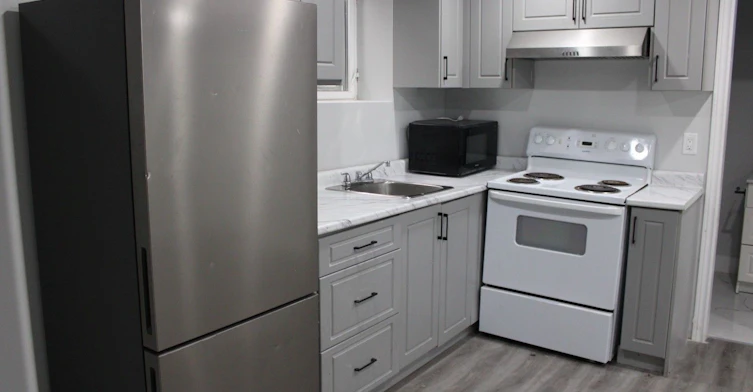 252 Simpson Crescent, London, ON, N5V 5E1 - 3