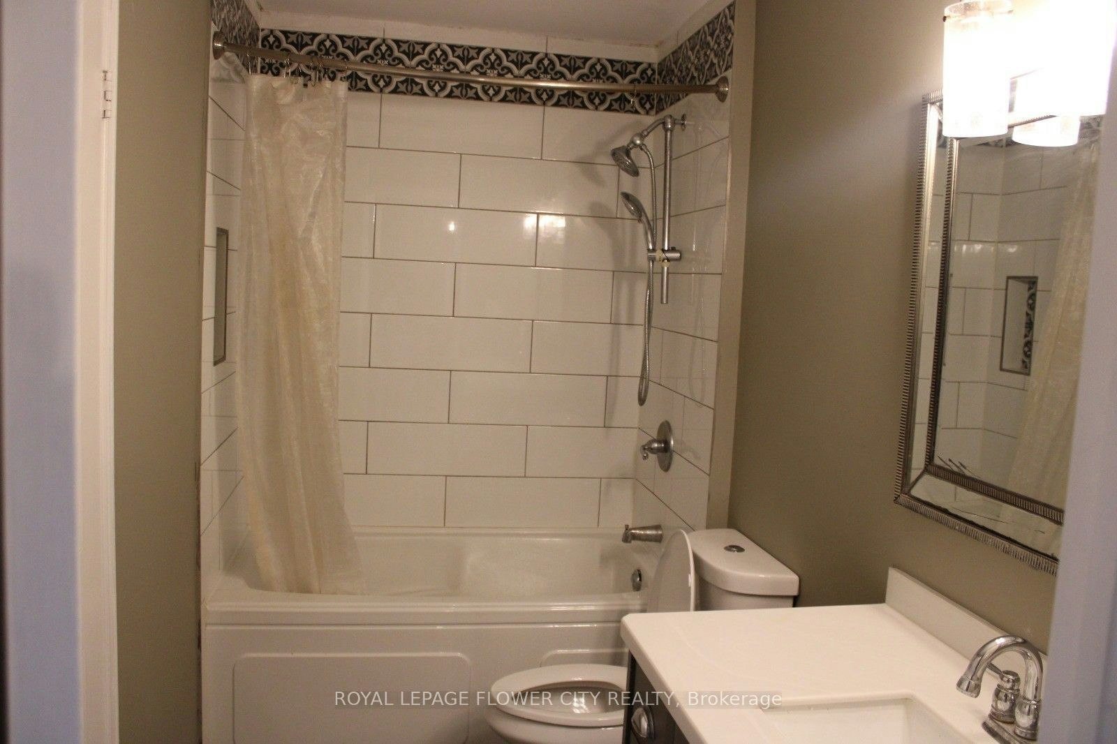 252 Simpson Crescent, London, ON, N5V 5E1 - 5