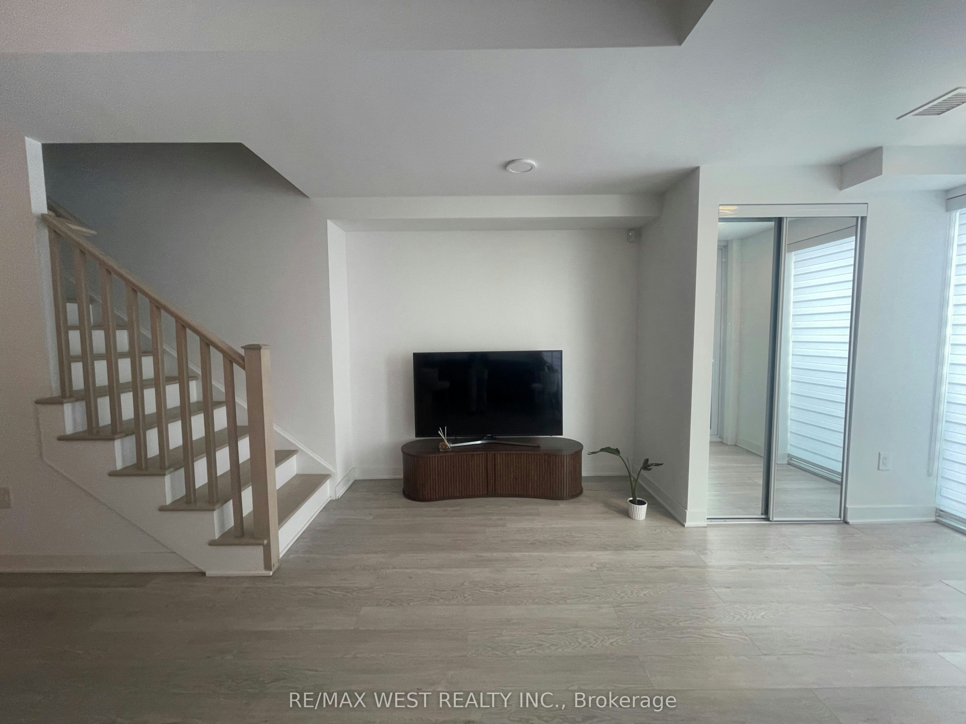 107-2782 Barton Street E, Hamilton, ON, L8E 2J8 - 27