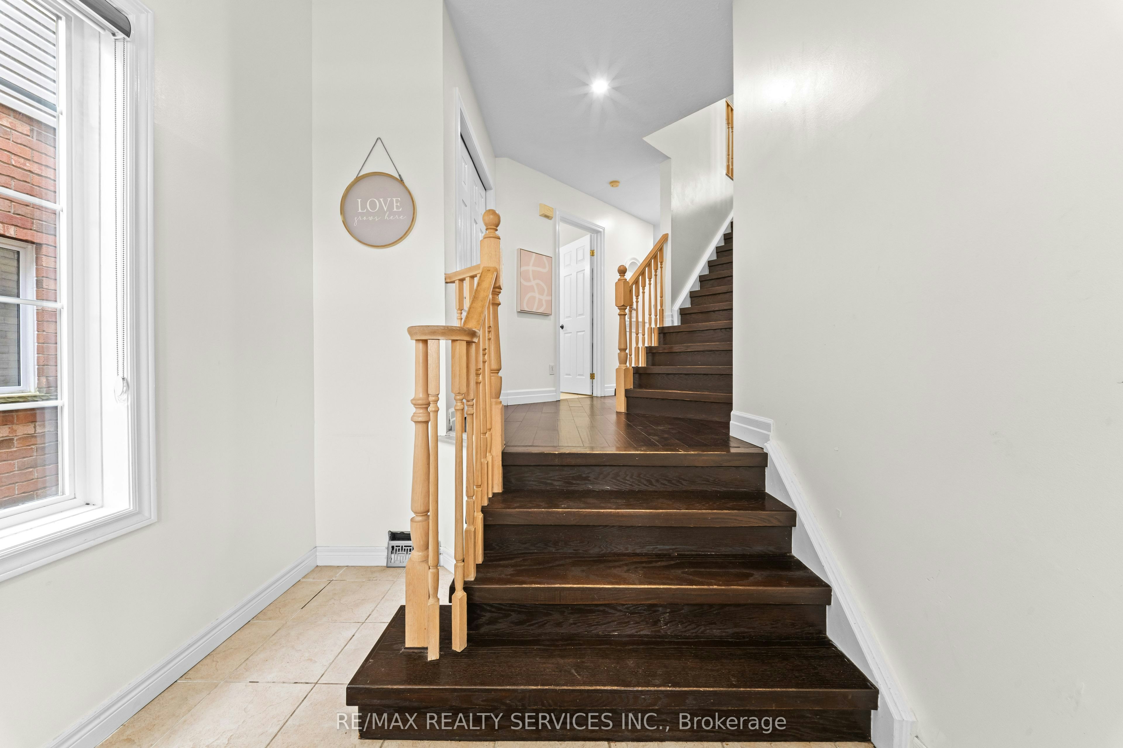 495 Brigantine Drive, Waterloo, ON, N2K 4B7 - 4