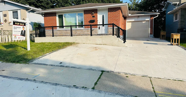 35 Silver Aspen Crescent, Kitchener, ON, N2N 1H5 - 2