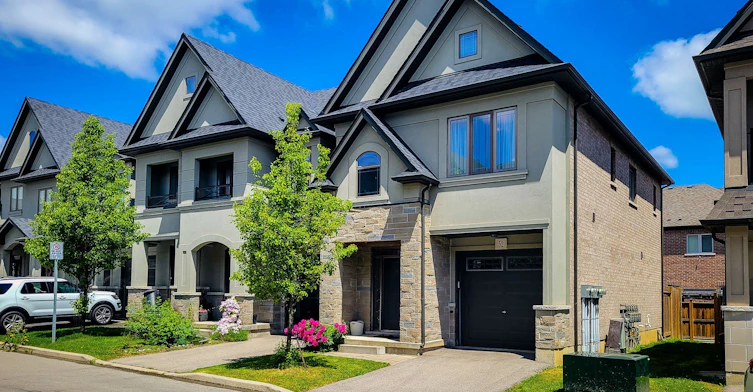 52 Sonoma Valley Crescent, Hamilton, ON, L9B 0J3 - 2
