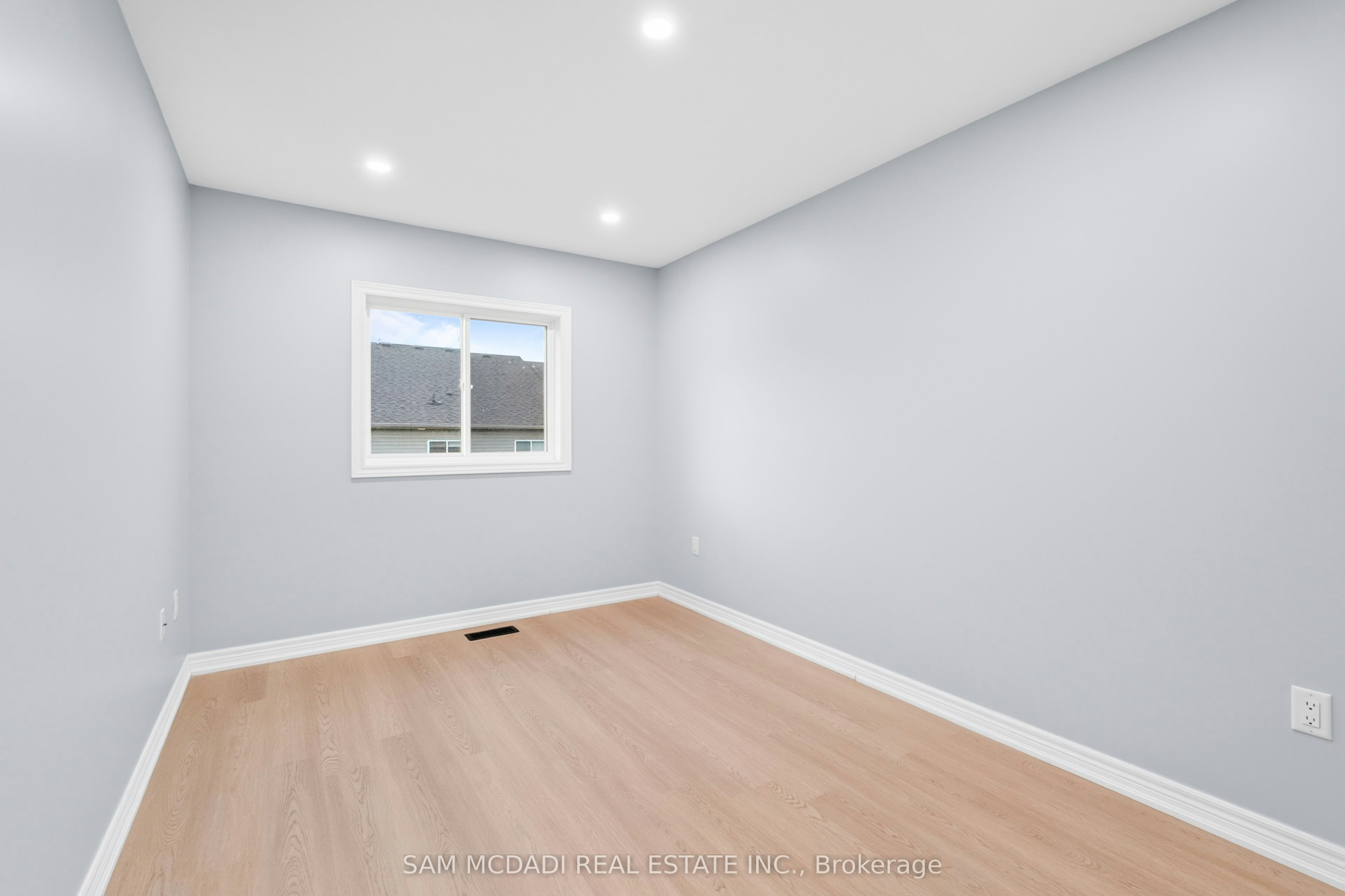 26 Dayman Drive, Hamilton, ON, L9K 0J9 - 24