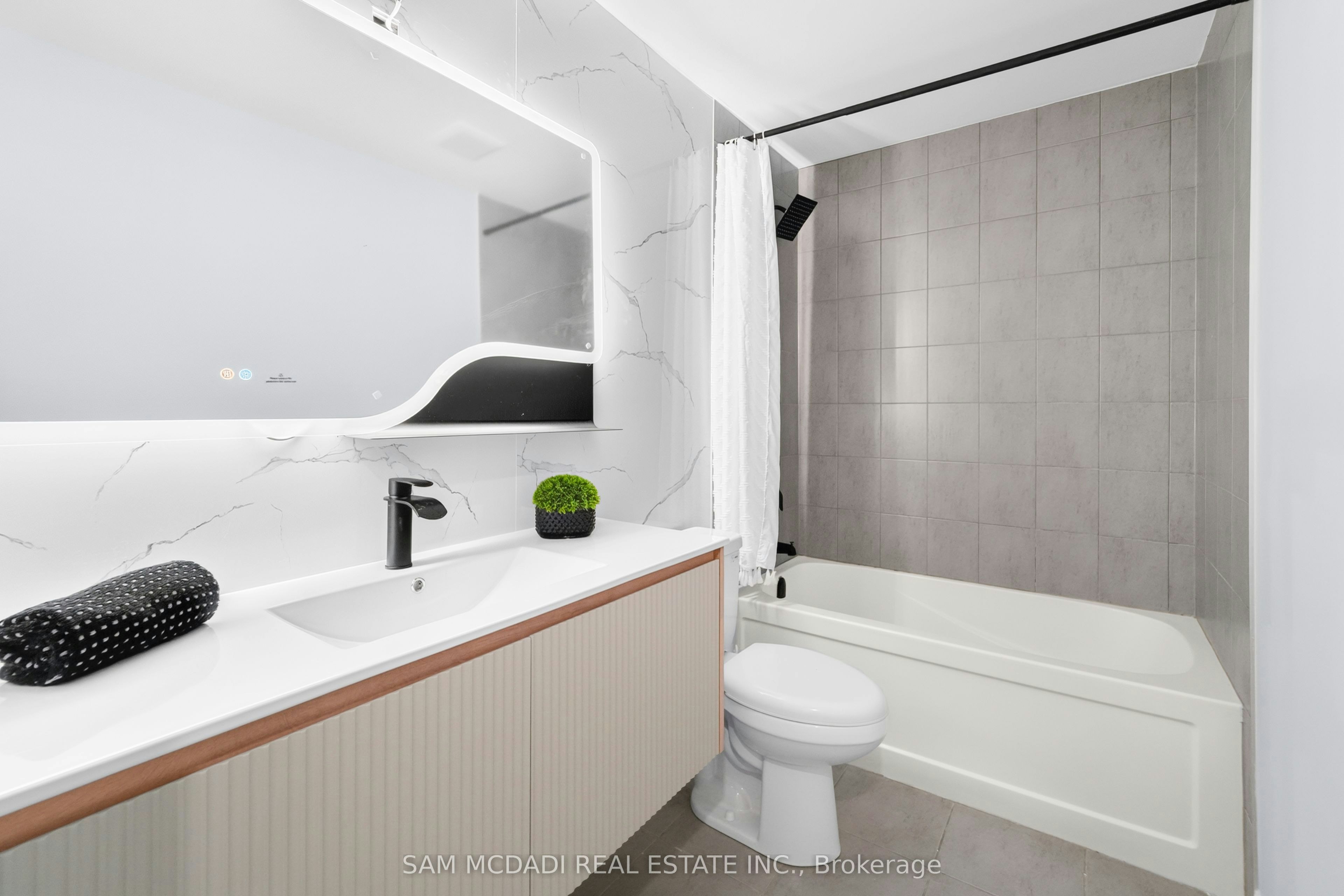 26 Dayman Drive, Hamilton, ON, L9K 0J9 - 26