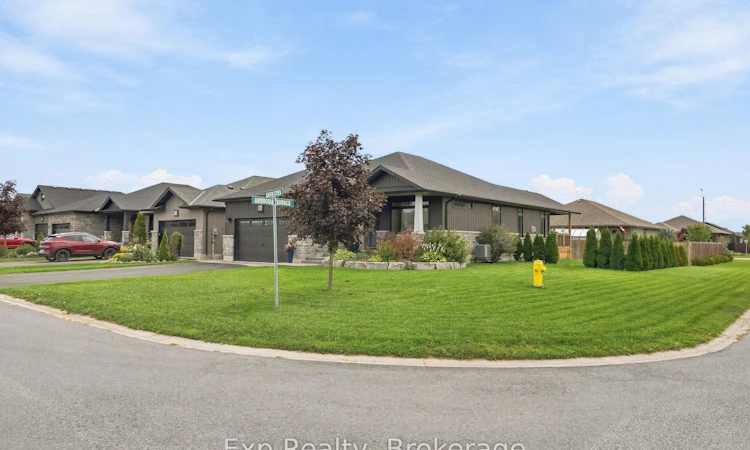 52 Gavin Crescent
