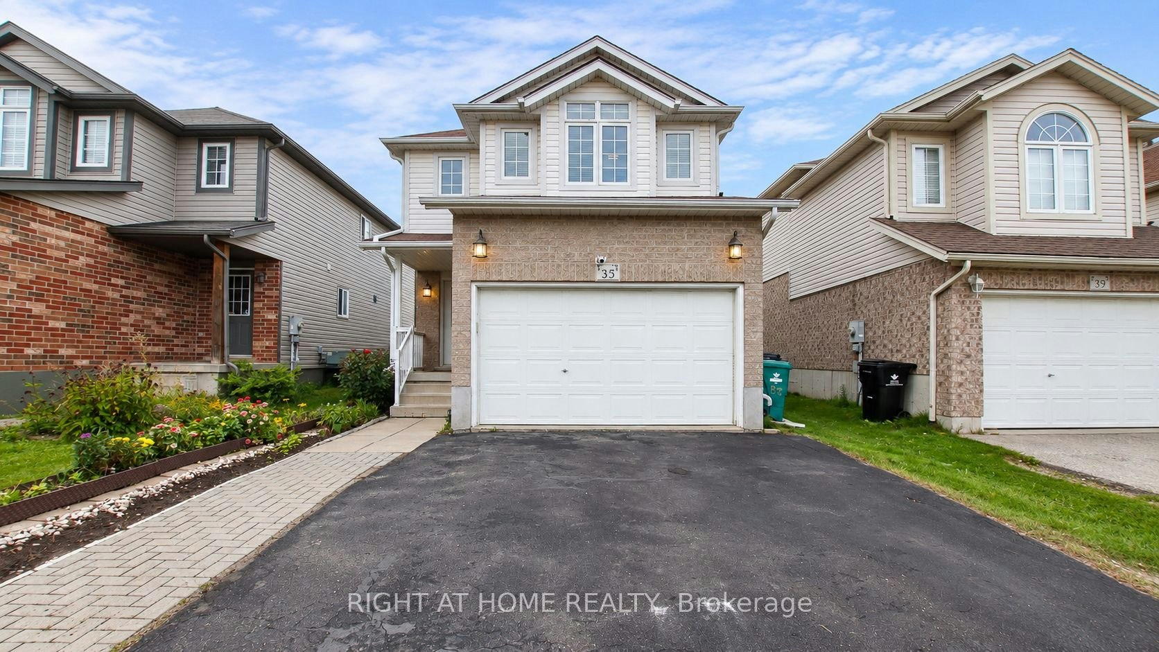 35 Chantilly Street, Kitchener, ON, N2R 1V7