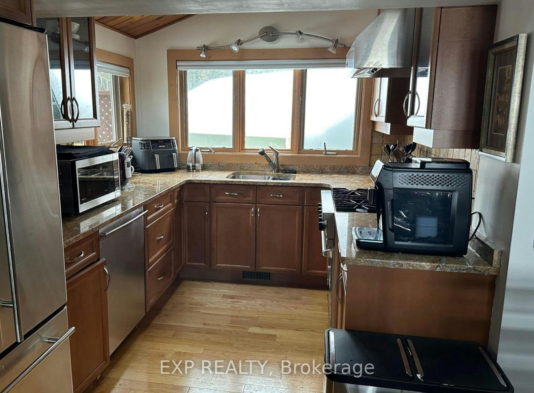 171 Chamonix Crescent, Blue Mountains, ON, L9Y 0S7 - 6