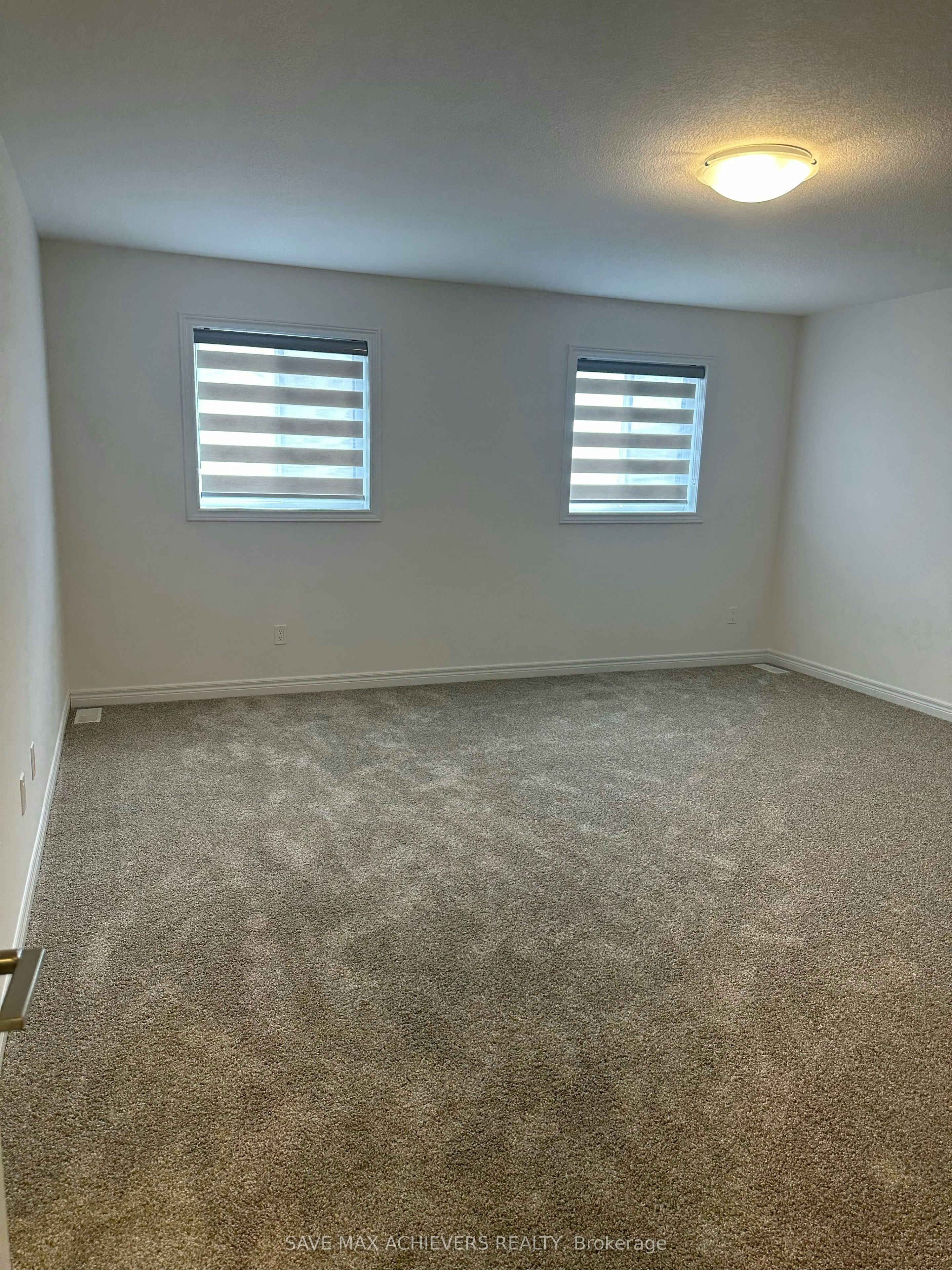 11 Sugar Trail E, Kitchener, ON, N3A 3E4 - 12
