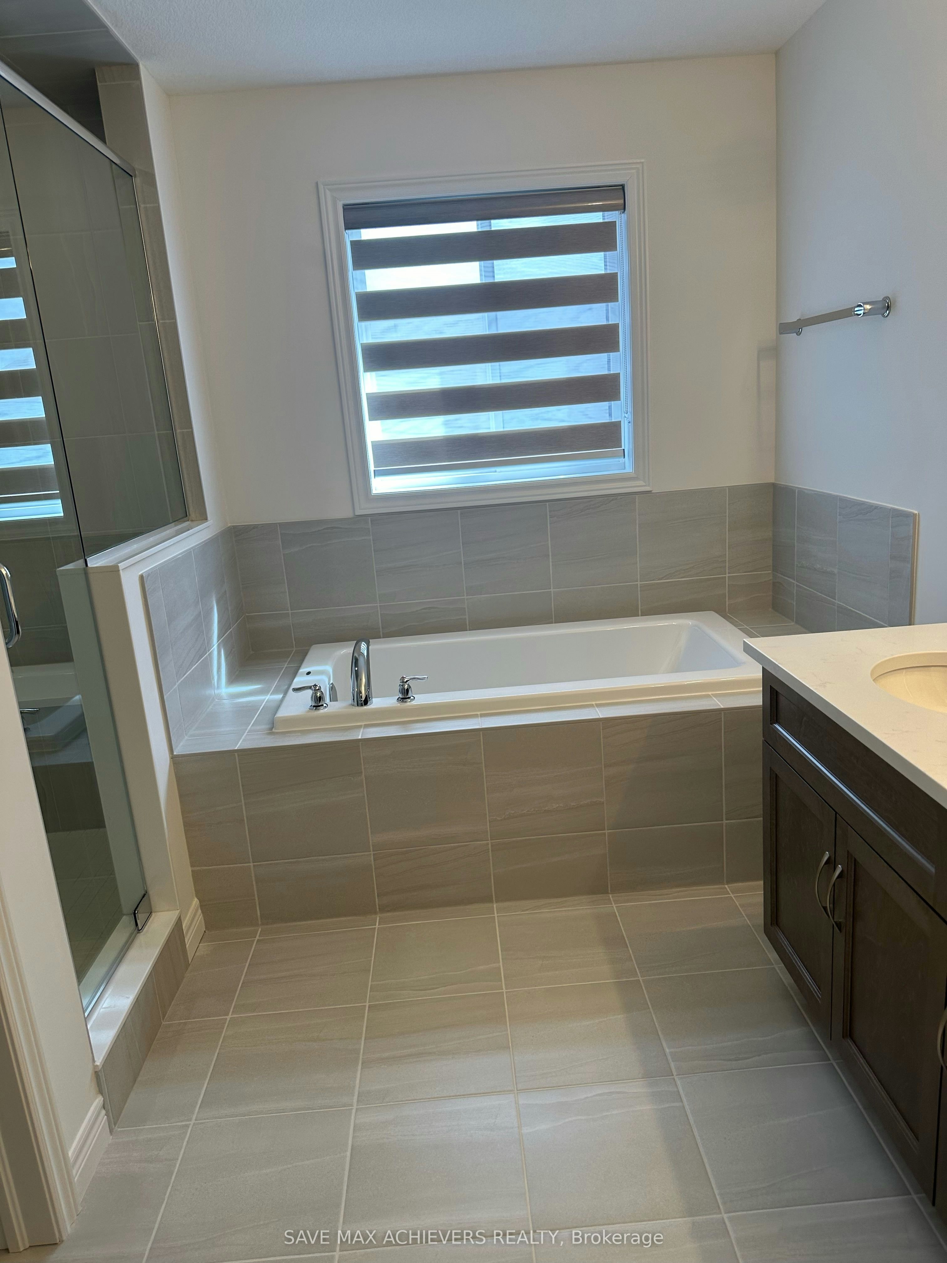 11 Sugar Trail E, Kitchener, ON, N3A 3E4 - 14