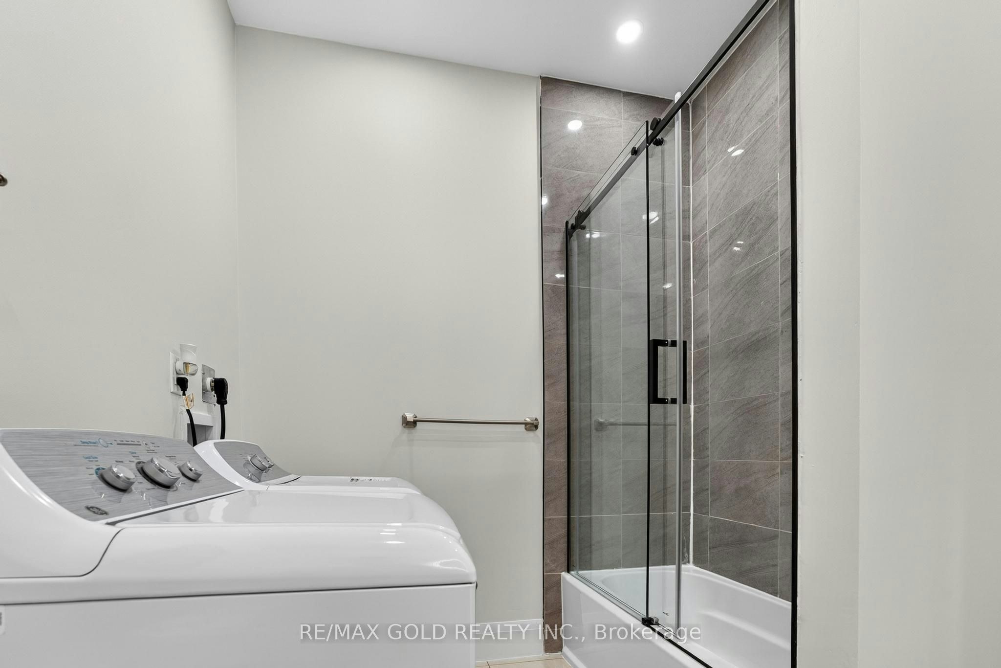 3 Wardrope Avenue, Hamilton, ON, L8G 1R9 - 35