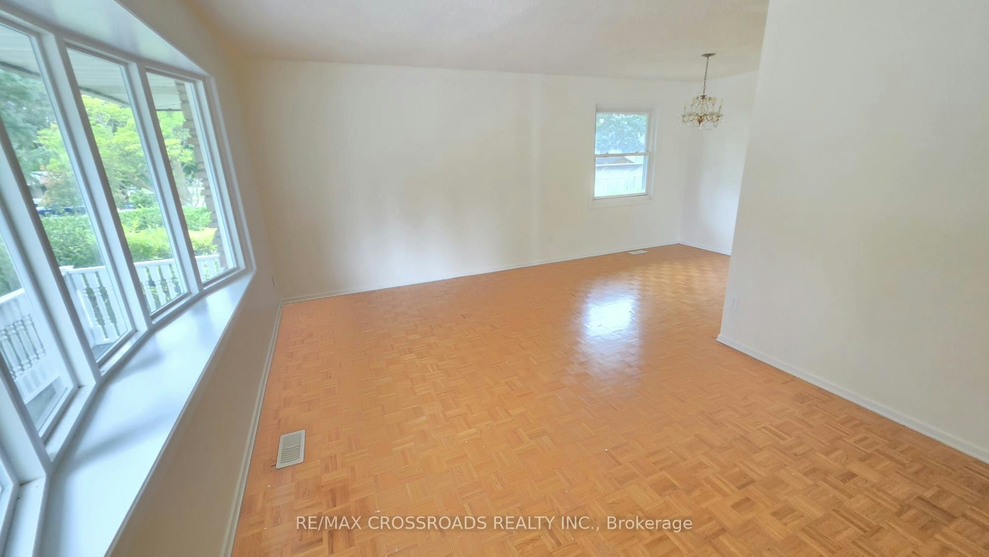 106 Kimberly Crescent, Kitchener, ON, N2E 1C9 - 3
