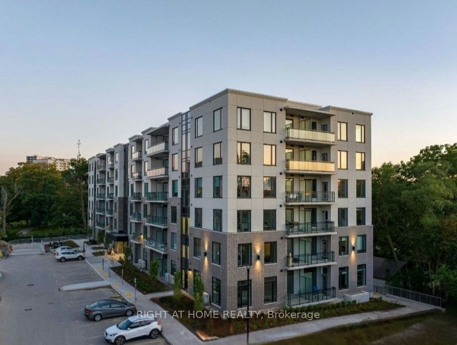 107-103 Rogers Street, Waterloo, ON, N2J 0G2