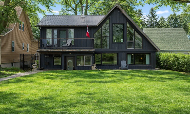 25 Lakeshore Road W