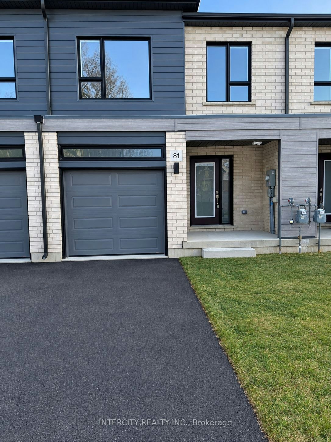 81 Queensbrook Crescent, Cambridge, ON, N1R 5S3