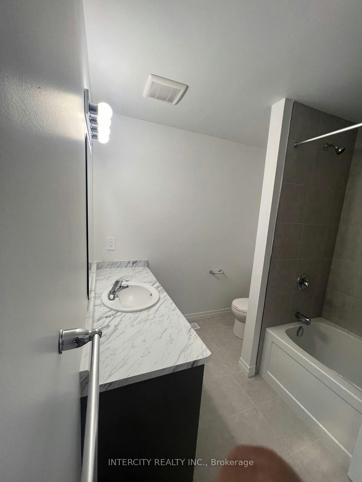81 Queensbrook Crescent, Cambridge, ON, N1R 5S3 - 9