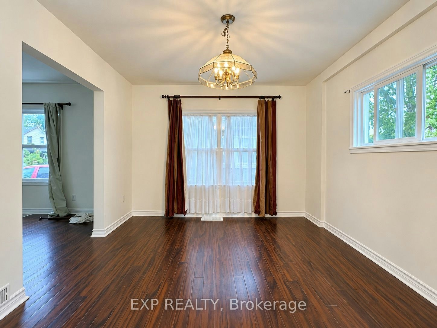 4883 Simcoe Street, Niagara Falls, ON, L2E 1V8 - 11