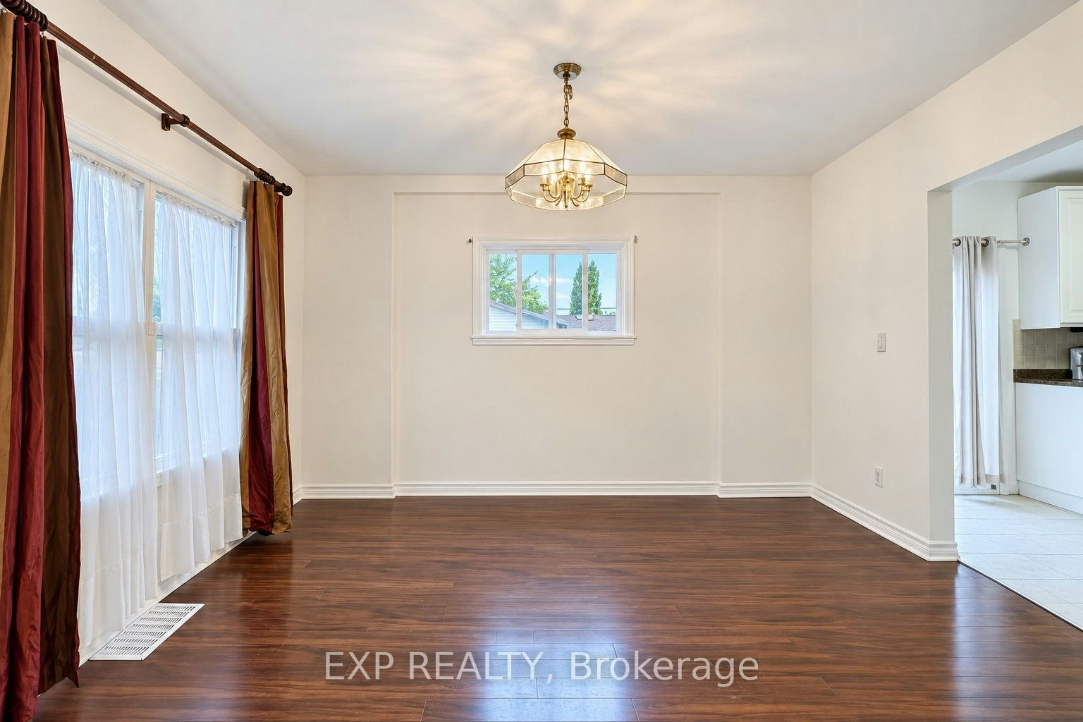 4883 Simcoe Street, Niagara Falls, ON, L2E 1V8 - 12