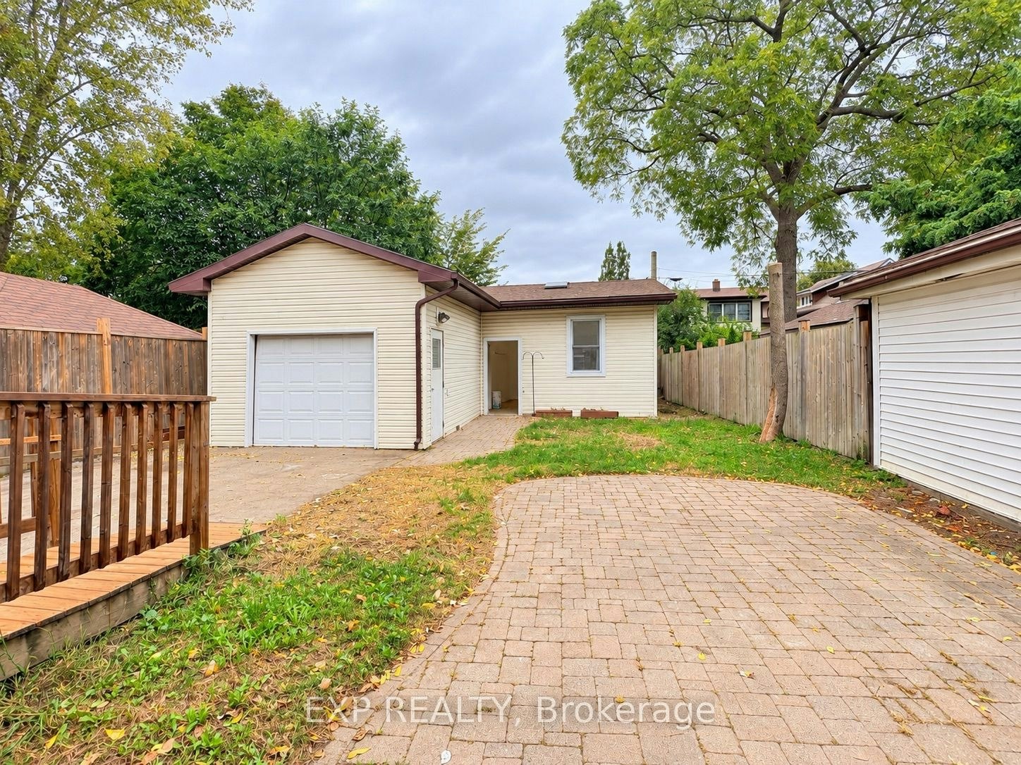 4883 Simcoe Street, Niagara Falls, ON, L2E 1V8 - 3