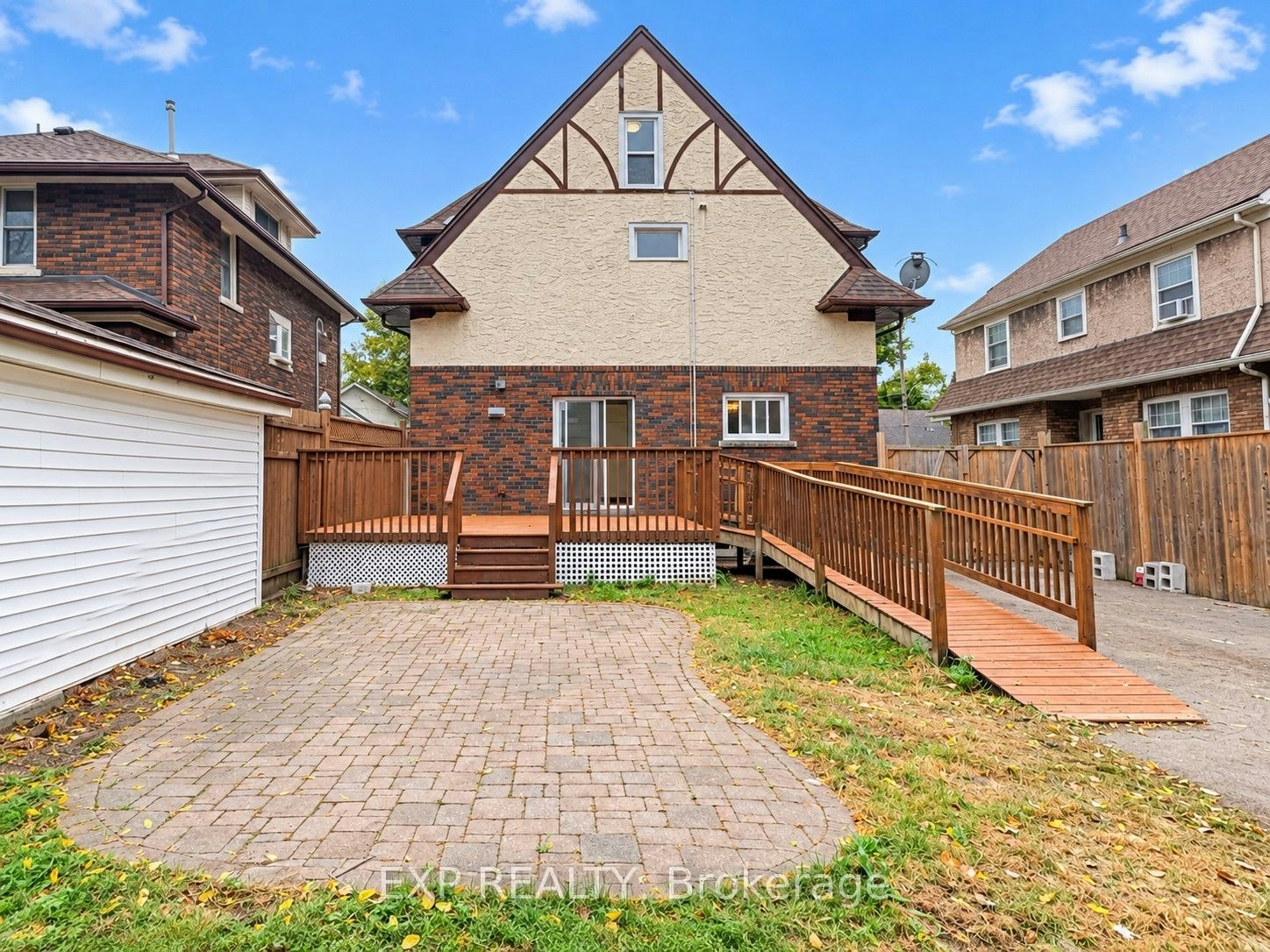4883 Simcoe Street, Niagara Falls, ON, L2E 1V8 - 2