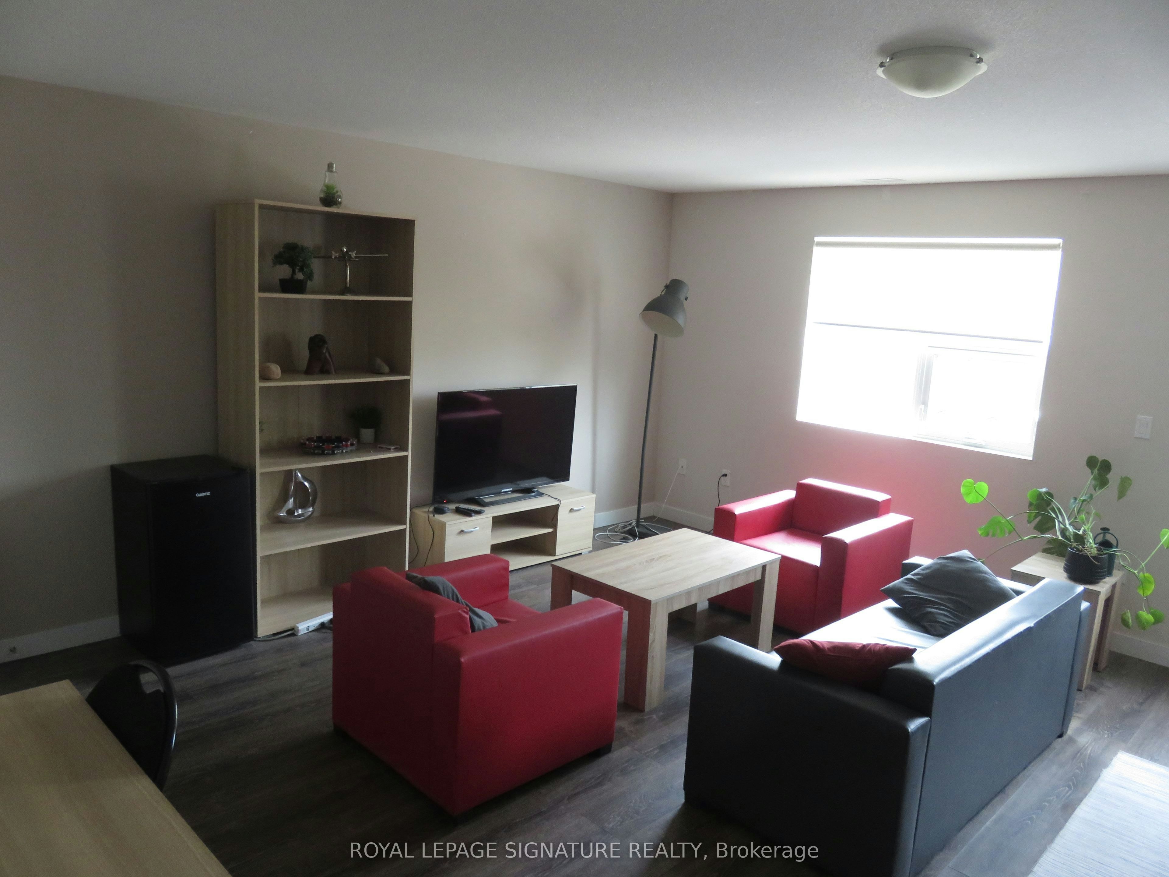 216-288 Albert Street, Waterloo, ON, N2L 3T8