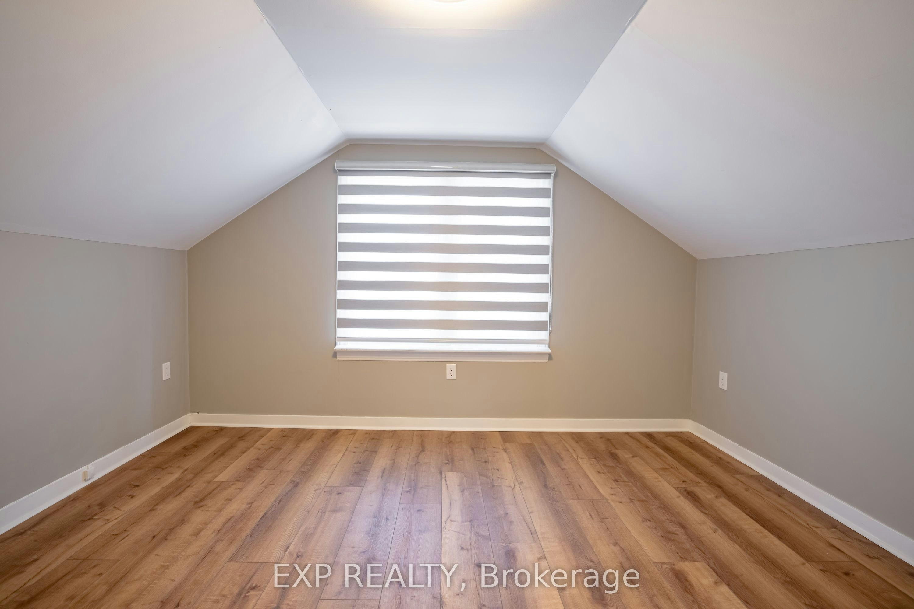 Upper-293 Mcalpine Avenue S, Welland, ON, L3B 1V1 - 18