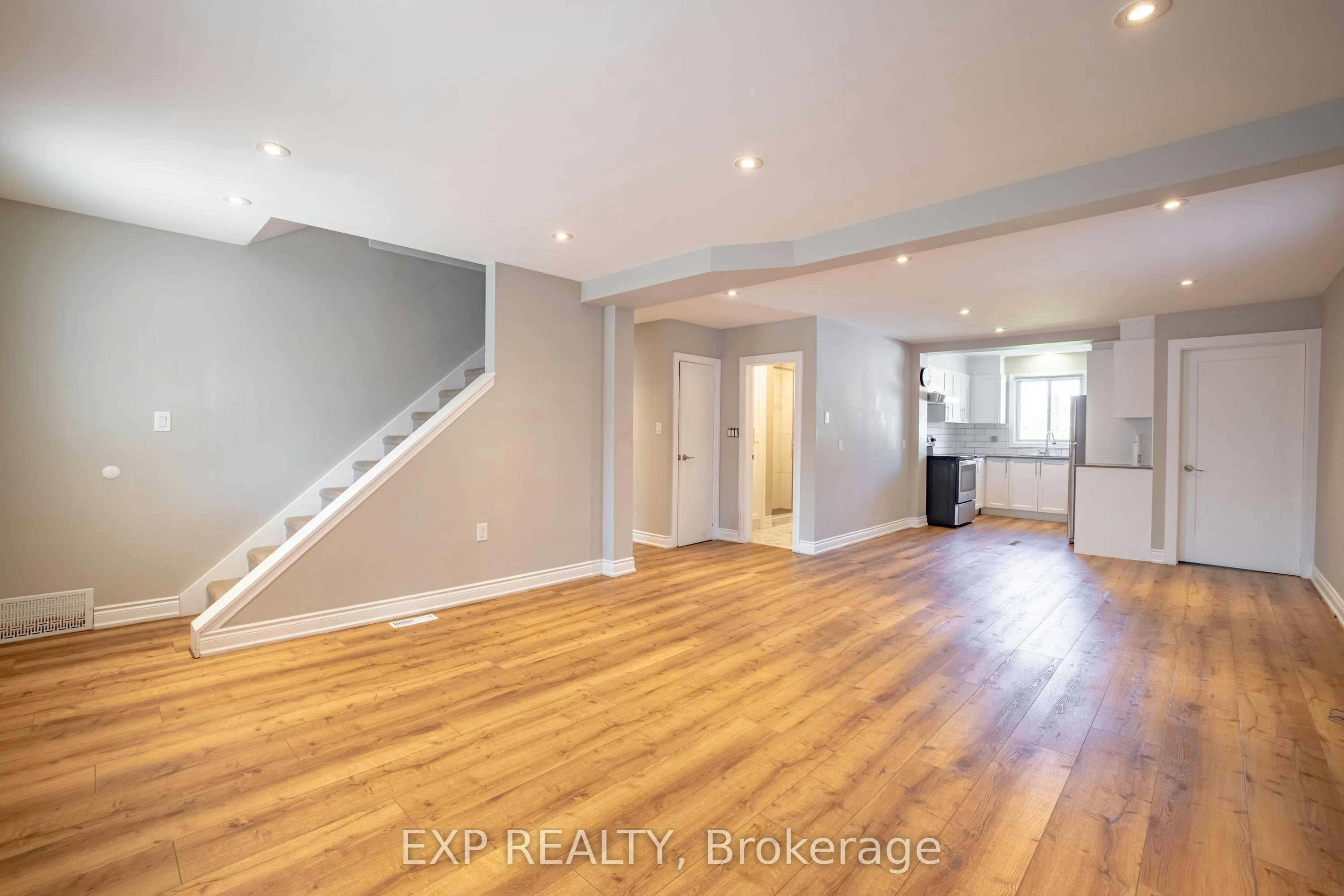 Upper-293 Mcalpine Avenue S, Welland, ON, L3B 1V1 - 4