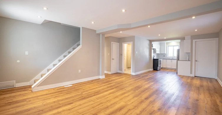 Upper-293 Mcalpine Avenue S, Welland, ON, L3B 1V1 - 4