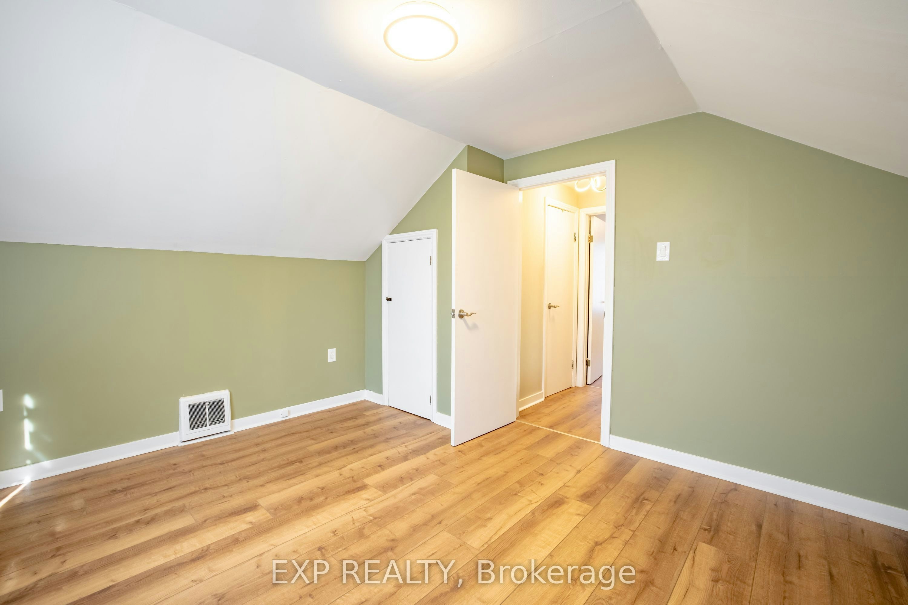 Upper-293 Mcalpine Avenue S, Welland, ON, L3B 1V1 - 17