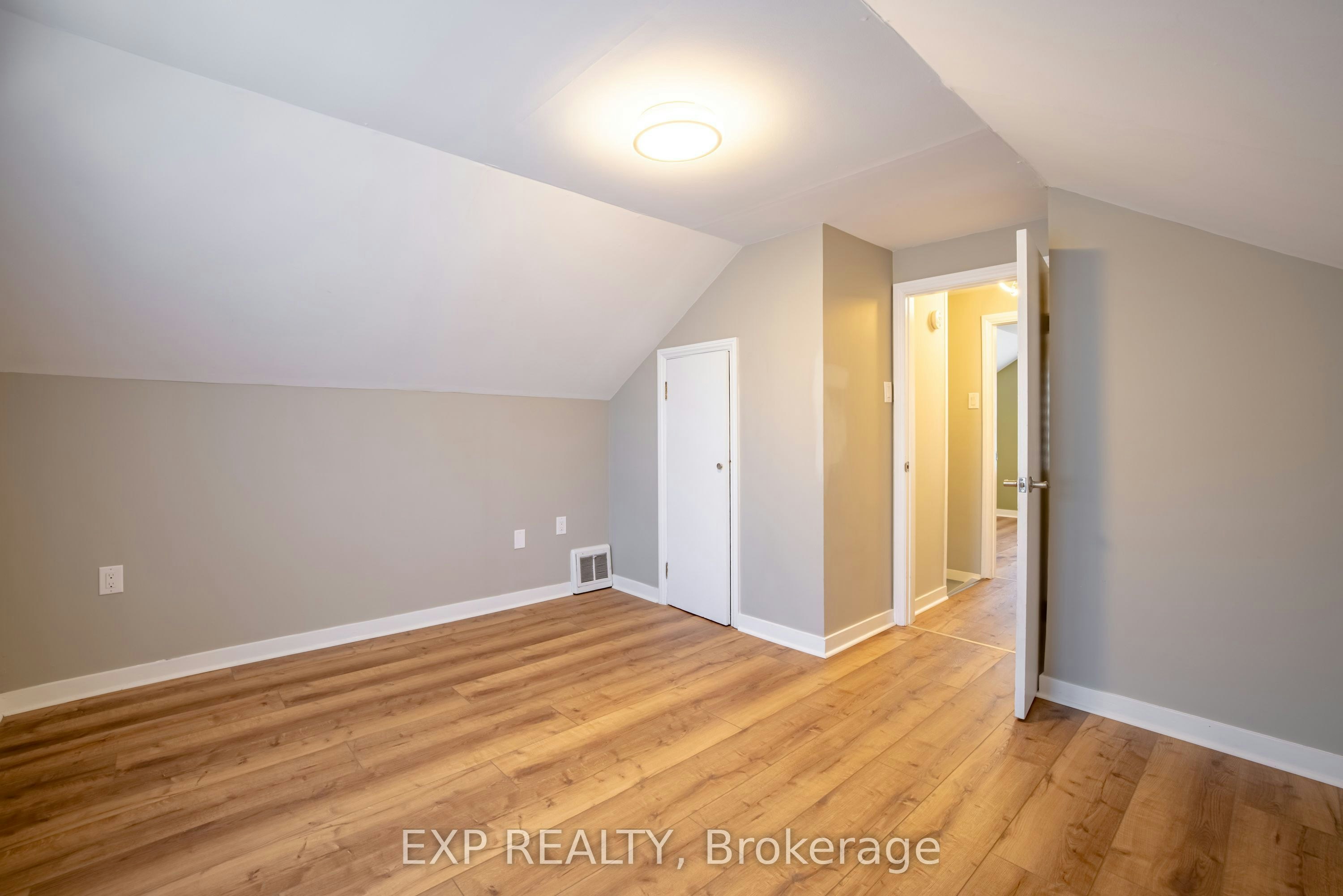 Upper-293 Mcalpine Avenue S, Welland, ON, L3B 1V1 - 19