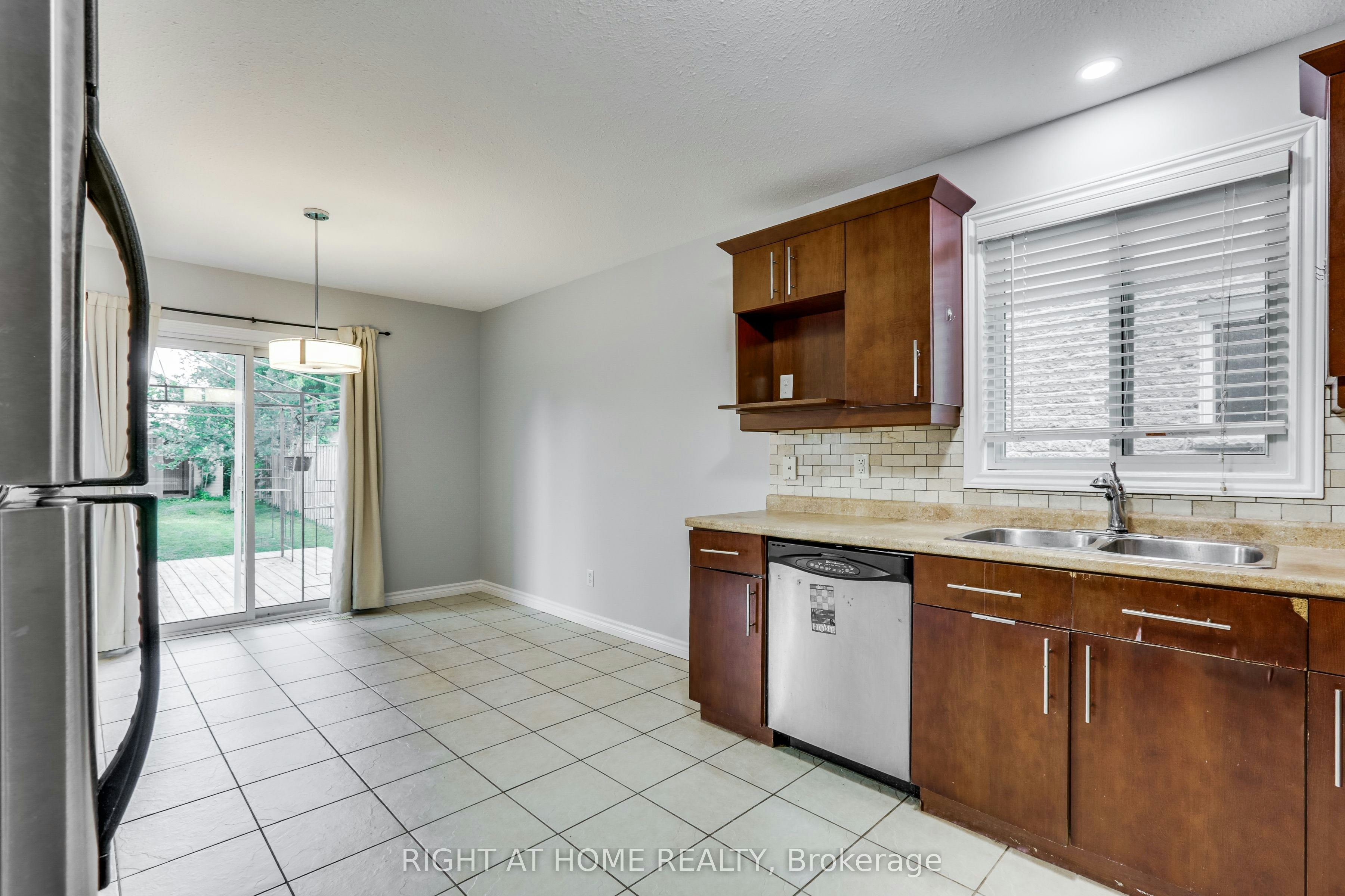 2206 Coronation Drive, London, ON, N6G 0B9 - 14