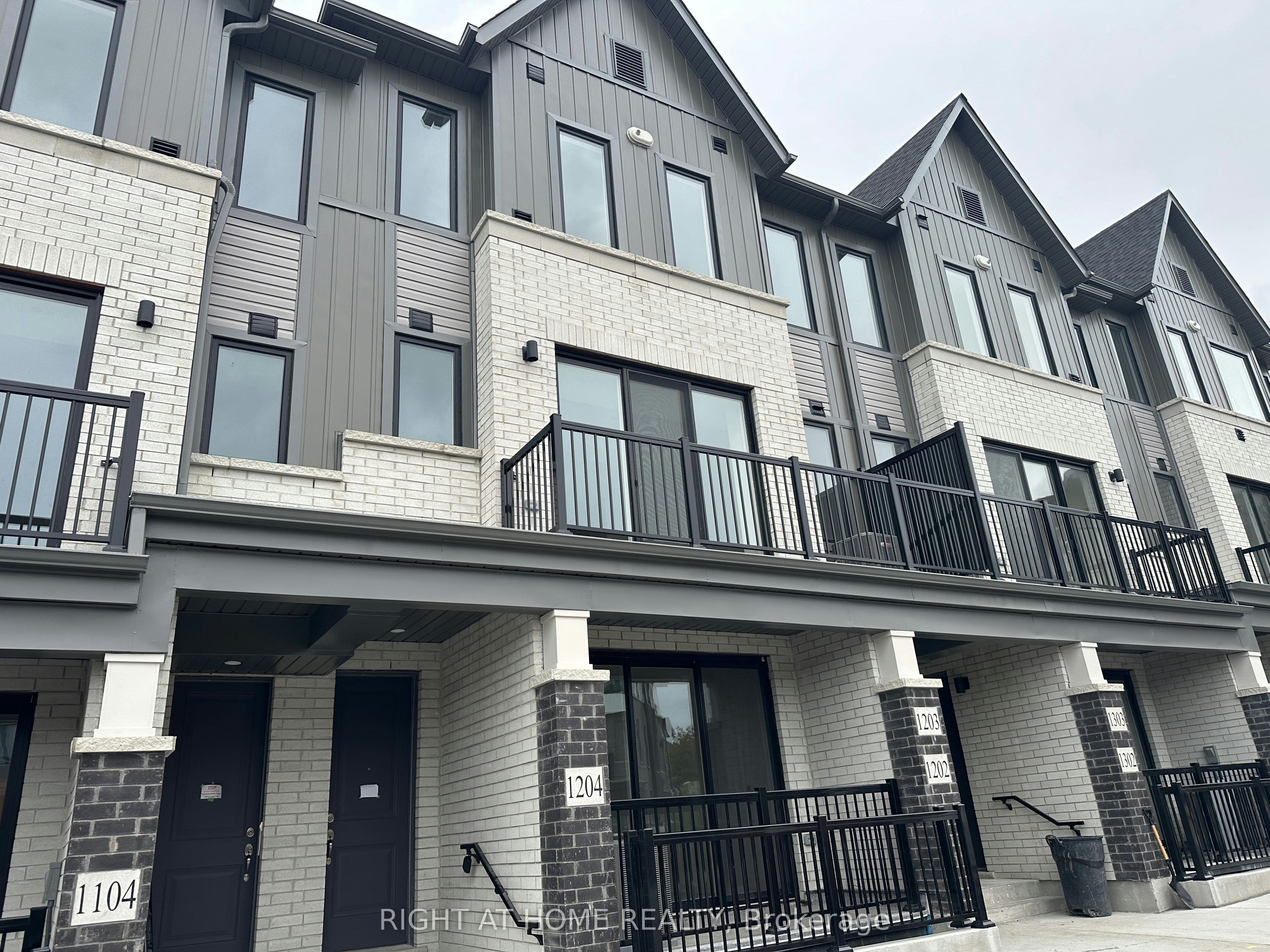 1204-160 Densmore Road, Cobourg, ON, K9A 4J9