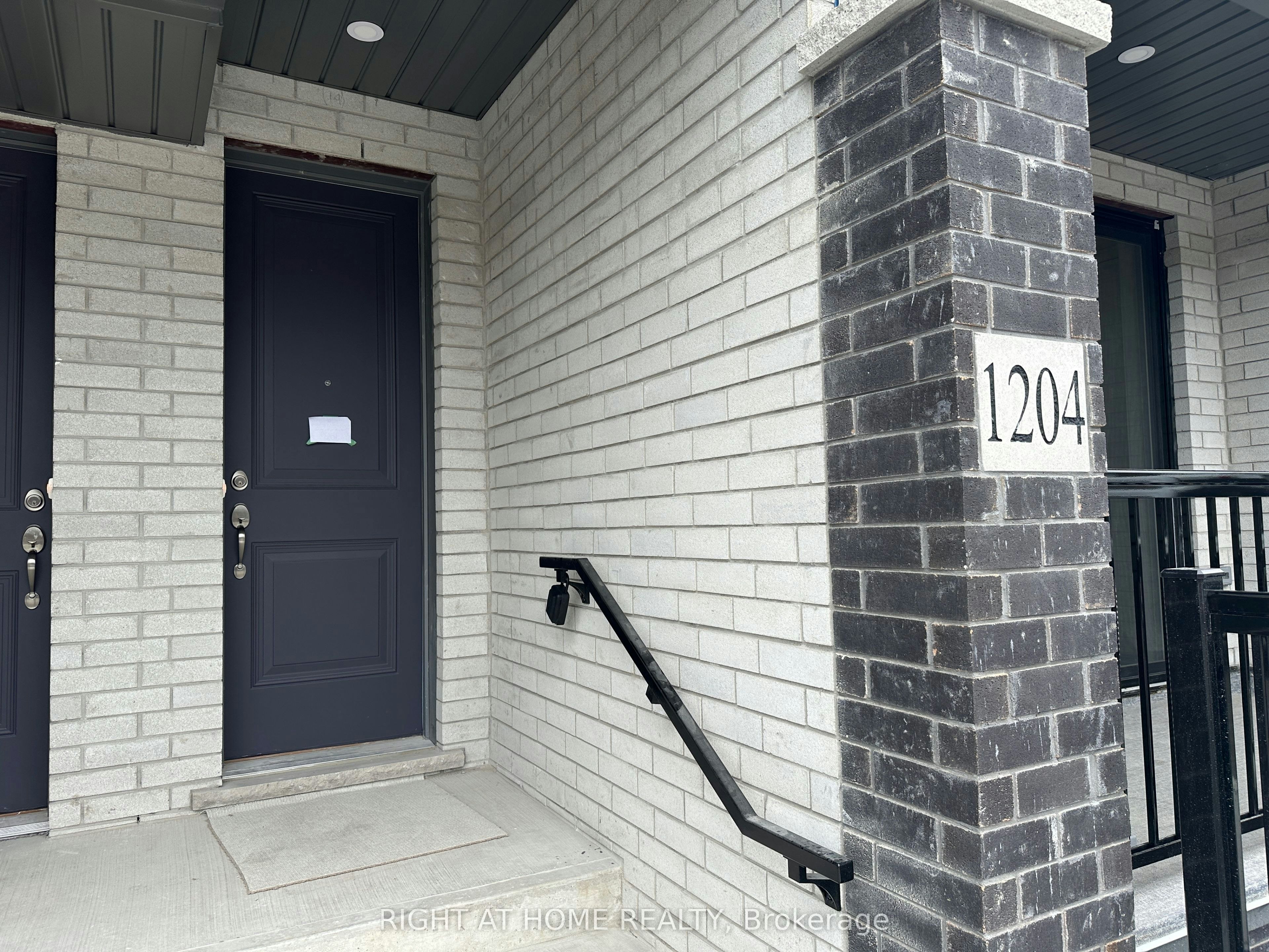 1204-160 Densmore Road, Cobourg, ON, K9A 4J9 - 2