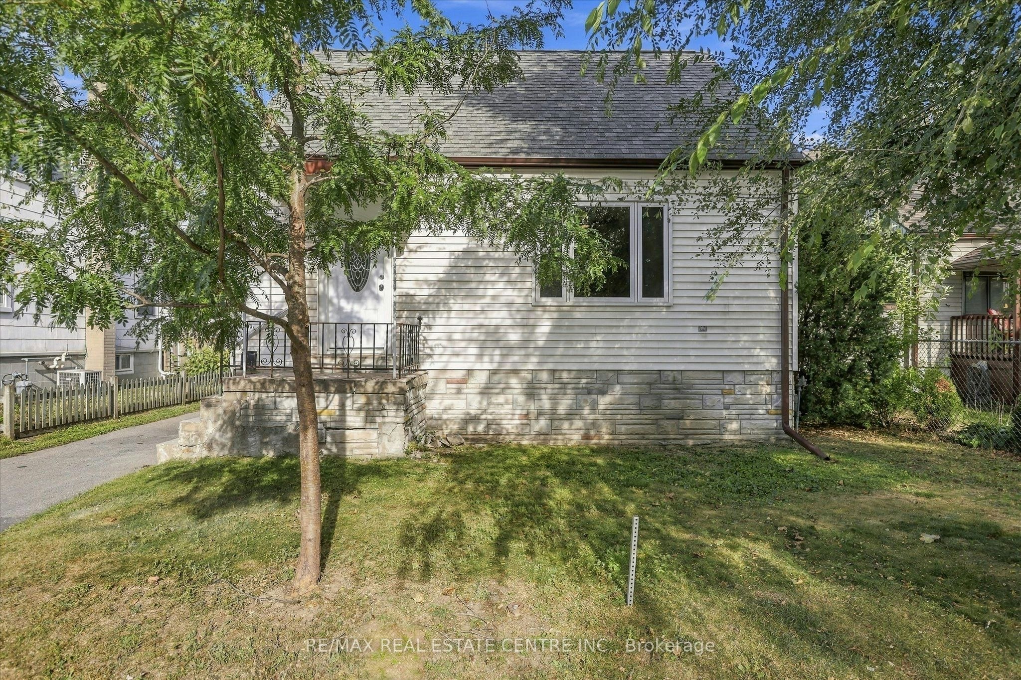 988 High Street, Peterborough, ON, K9J 5R6