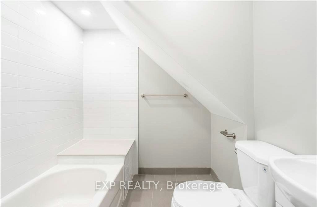 2-104 Wellington Street N, Hamilton, ON, L8R 1N3 - 5