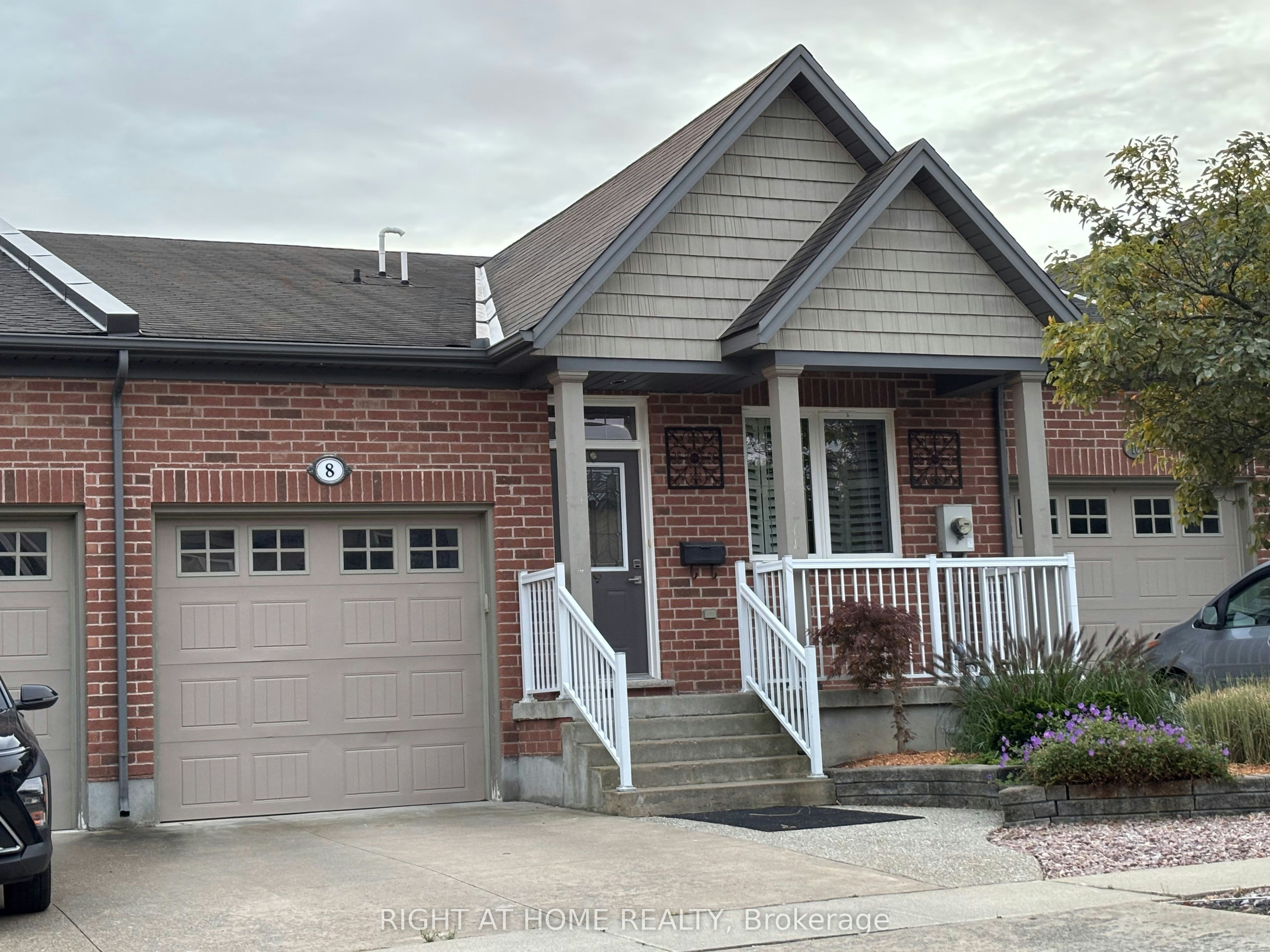 8 Glory Hill Road, St. Catharines, ON, L2P 0C6 - 2