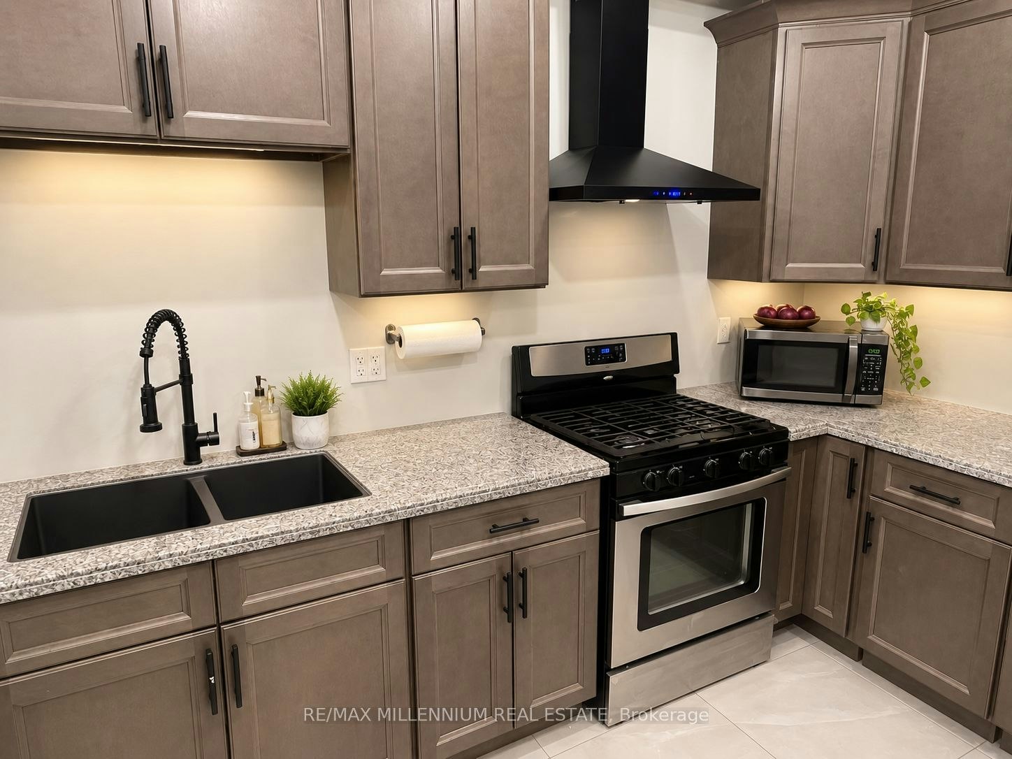 13 Bechtel Street, Cambridge, ON, N3C 1Z7