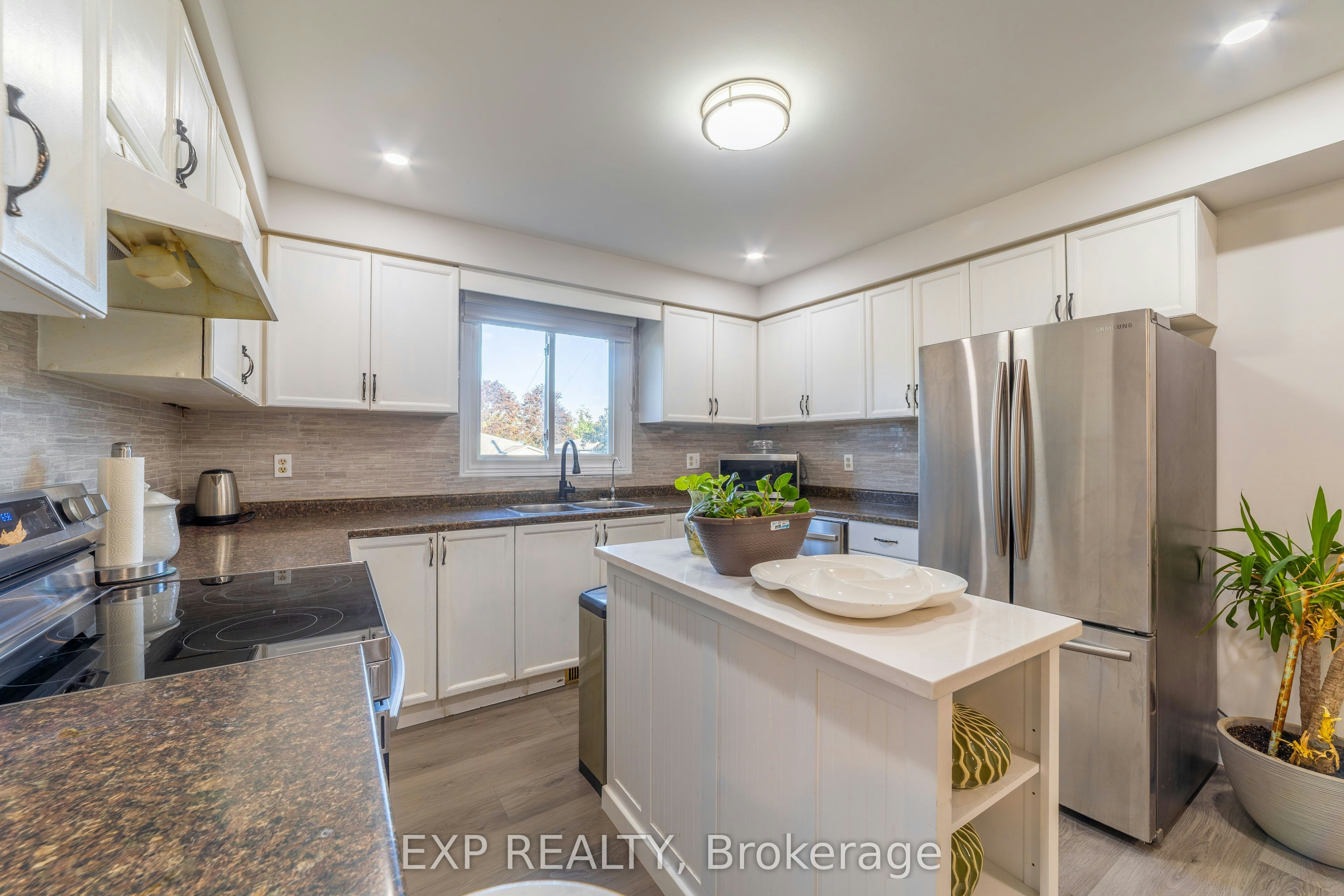 137 Nickolas Crescent, Cambridge, ON, N3C 3L7 - 2