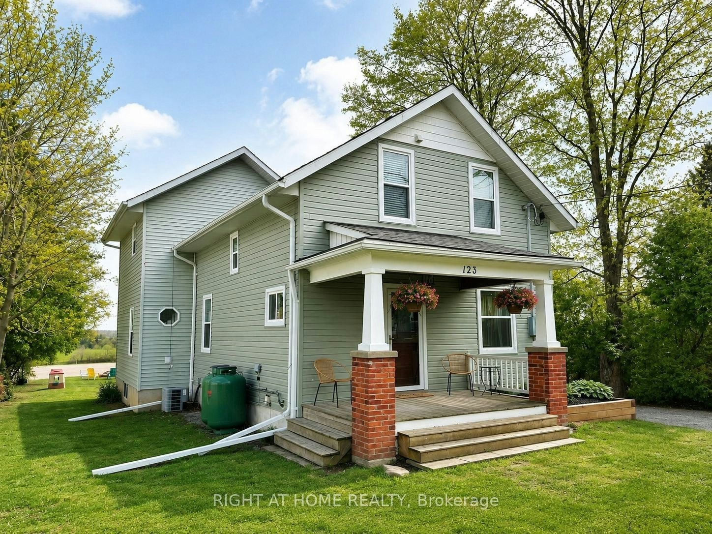 123 John Street, Kawartha Lakes, ON, K0M 2T0