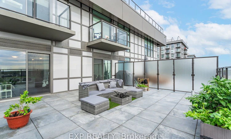 450 Dundas Street East Street