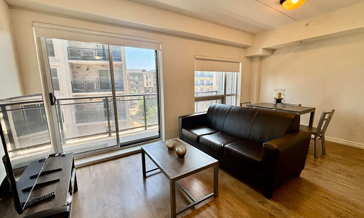 307-275 Larch Street