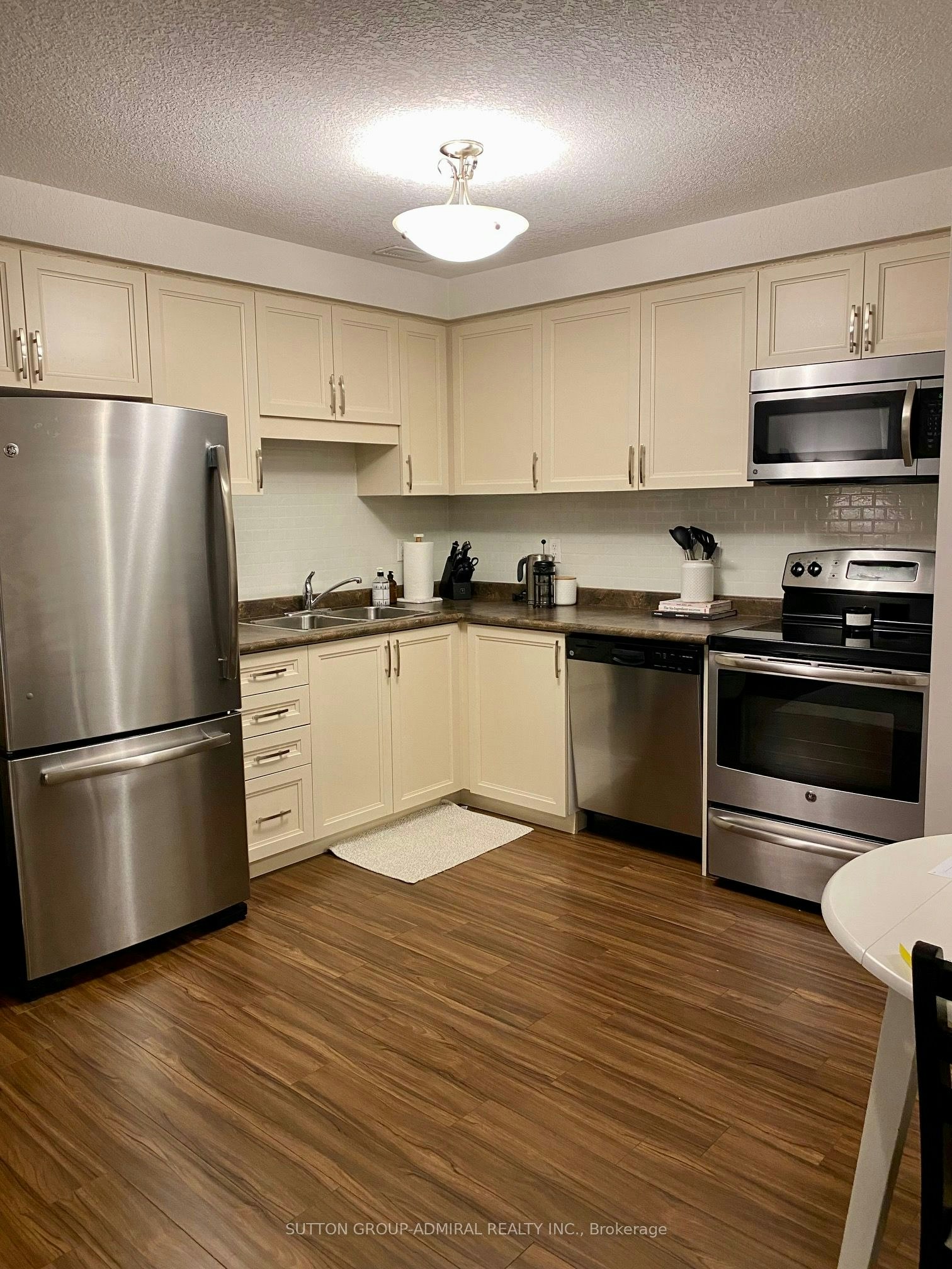 B-25 Sienna Street, Kitchener, ON, N2R 1P7 - 8
