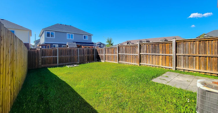 7733 Shaw Street, Niagara Falls, ON, L2G 0H1 - 7