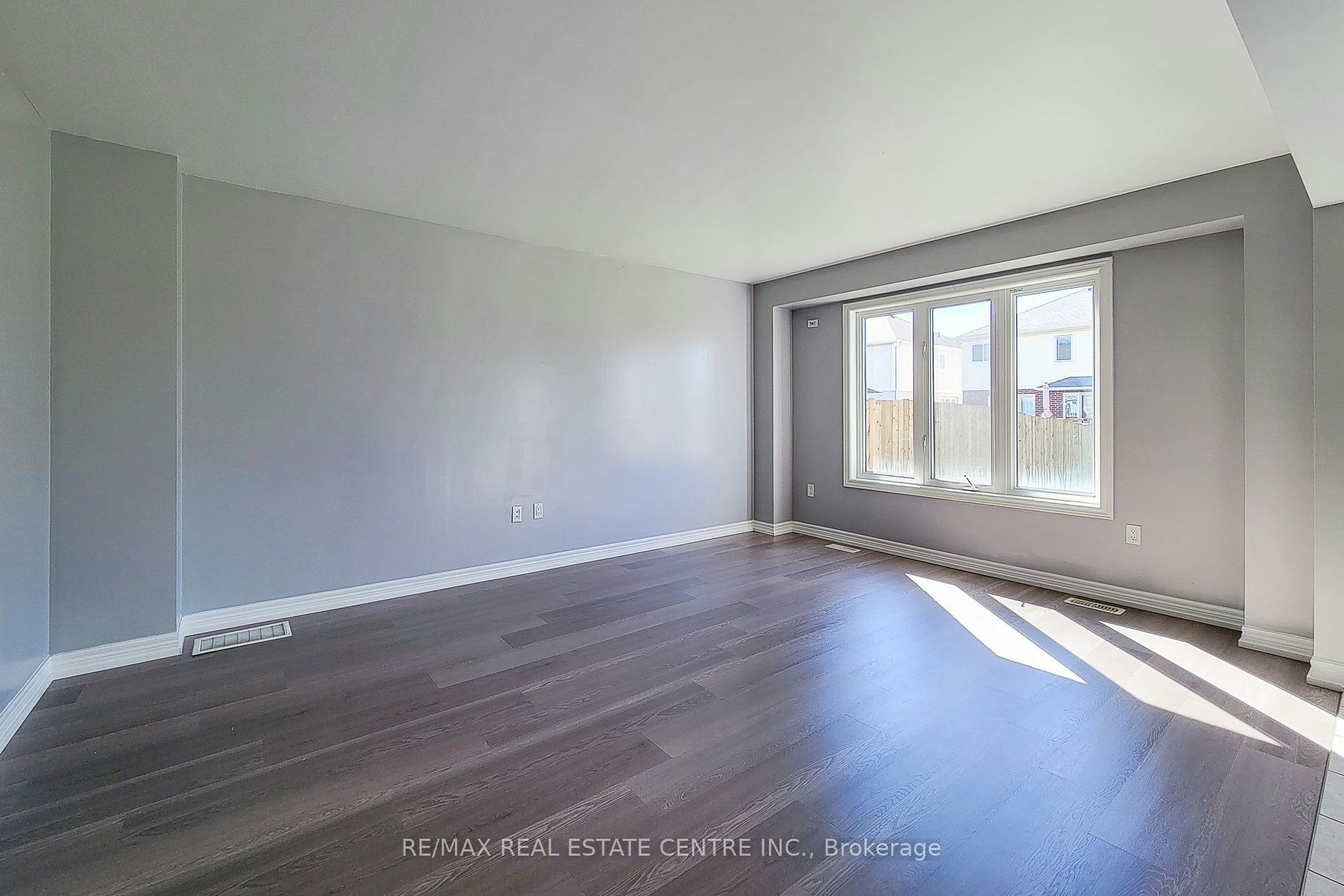7733 Shaw Street, Niagara Falls, ON, L2G 0H1 - 10
