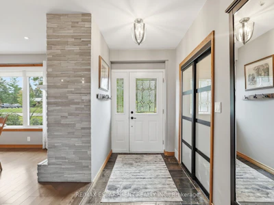826 Millgrove Side Road - 5